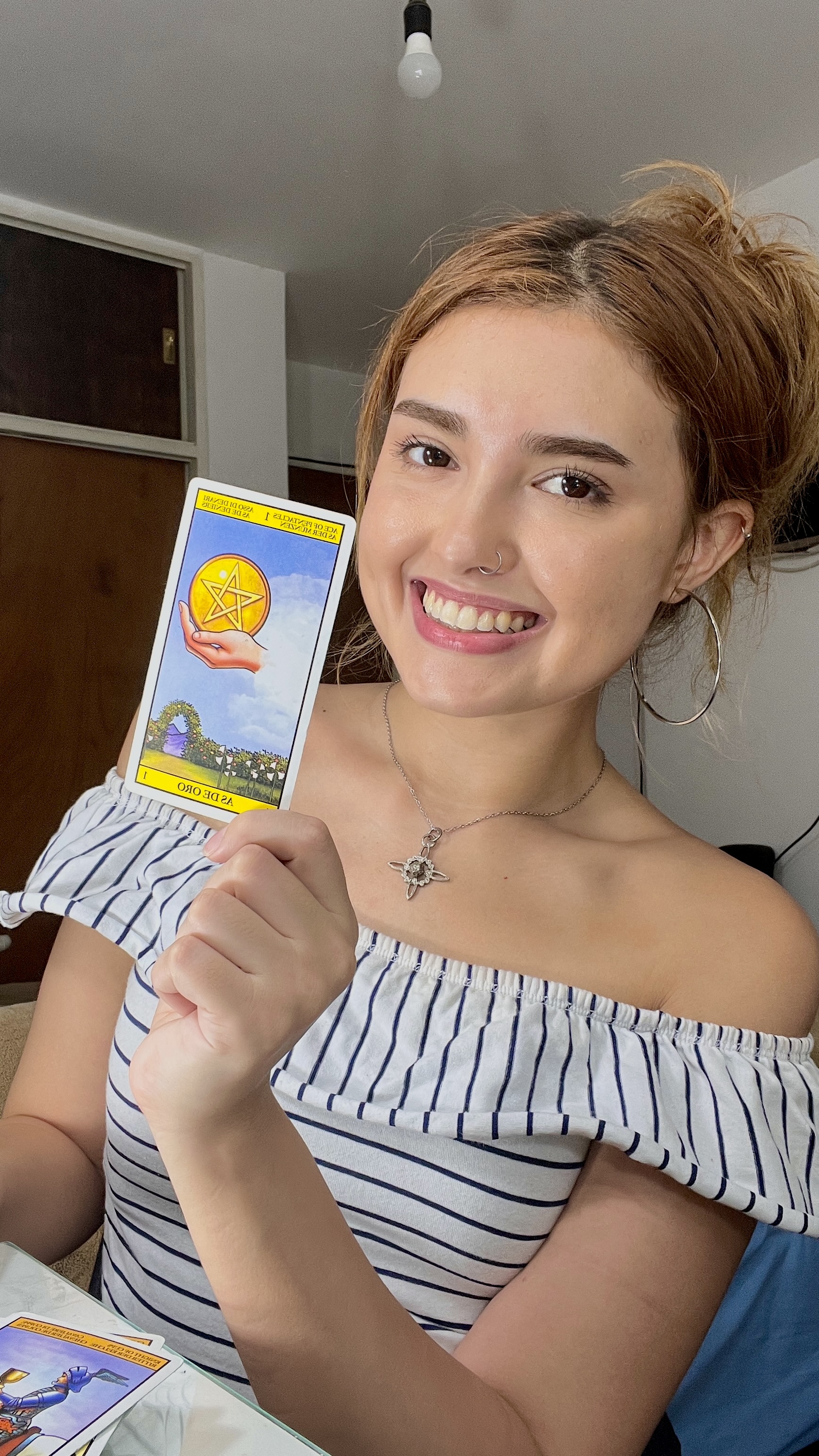 Naomi — guía espiritual y lectora de tarot